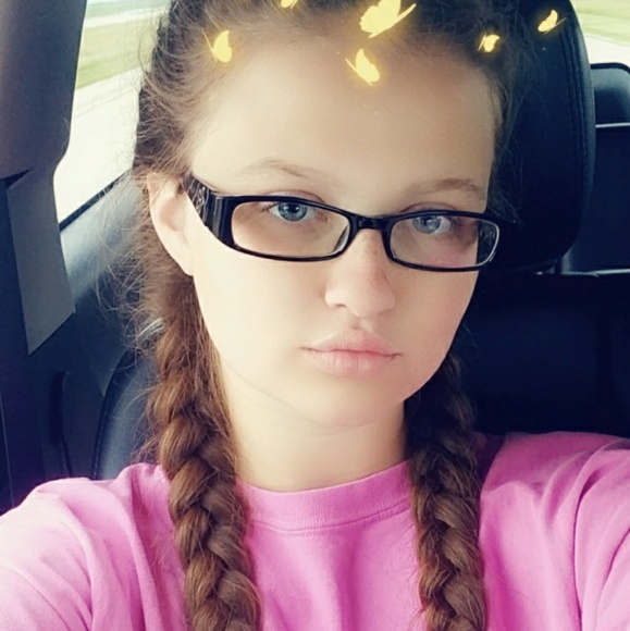 Clothes - Picture 3 of 3